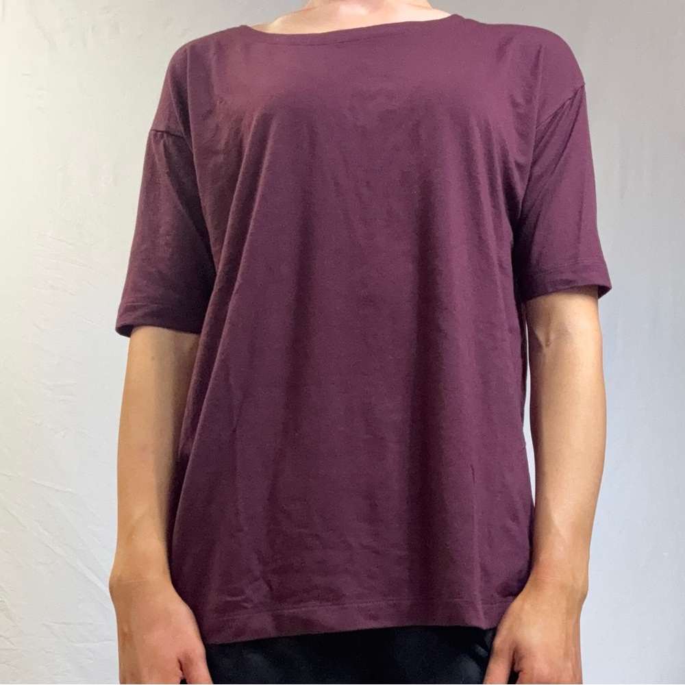 Womens Short Sleeve Boatneck Top in Plum